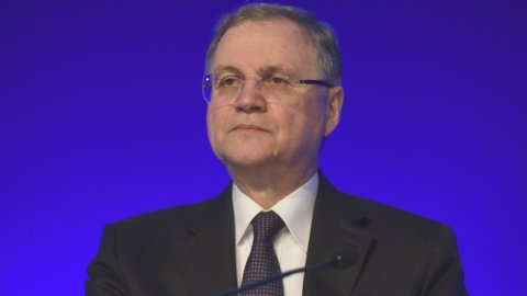 Visco: “L’Italia esce dalla crisi peggiore”