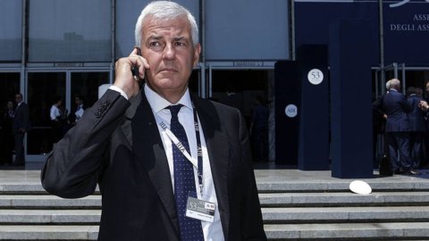 Leonardo: calano utili e debito
