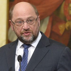 Alemanha, Schulz se abre para a Grande Coalizão com Merkel