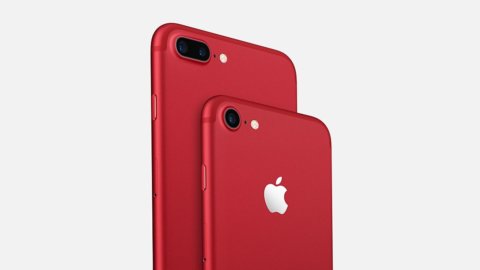 Apple lancia iPhone rosso e iPad low cost: i dettagli e i prezzi