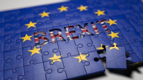 Brexit delude Milano: giù le banche, si salvano Leonardo e Generali