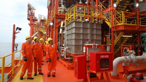 Eni in Angola, un record in mezzo al mare