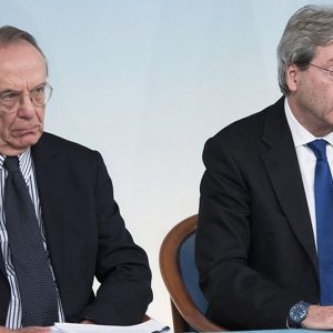 Cdm, via libera a Def e manovrina. Pil 2017 rivisto al rialzo: 1,1%