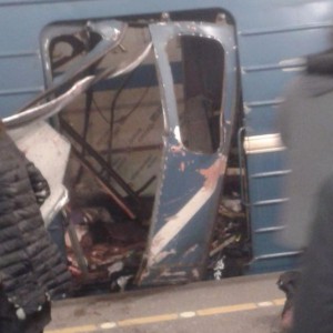 St. Petersburg: 2 explosions in the subway