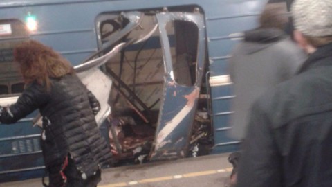 San Pietroburgo: 2 esplosioni in metro