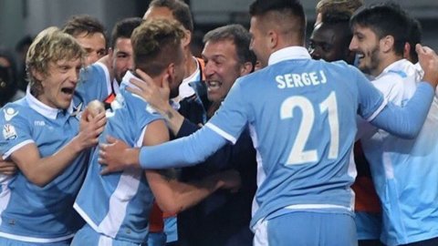 Italienischer Pokal: Rom gewinnt, Lazio im Finale