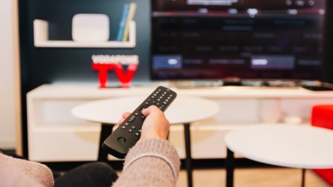 TV, Vodafone diluncurkan kembali: terestrial digital, Sky, dan Netflix dengan satu dekoder