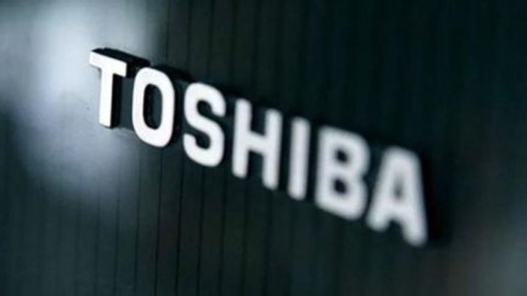 Toshiba: maxi perdita per svalutazione Usa