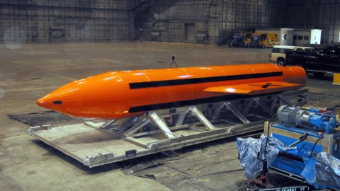 Afghanistan: Usa lanciano super bomba