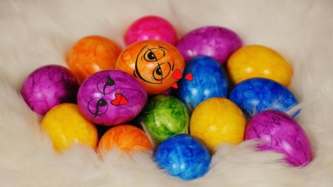 Ostern 2017 zwischen Feiertagen, Schokoladeneier und typische Süßigkeiten