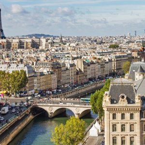 Voto e attacco in Francia, Borse giù ma Saipem decolla