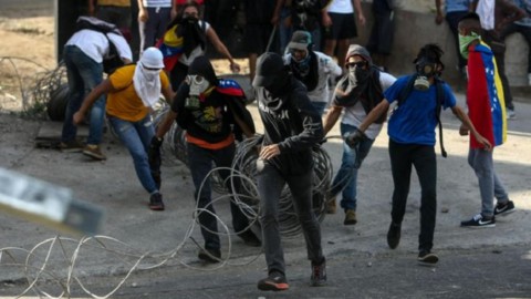 Venezuela, Maduro stronca golpe militare