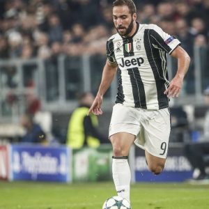 Juve, goleada y primacía: le toca al Napoli responder en el derbi