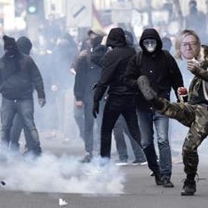 1. Mai: Zusammenstöße in Paris und Turin