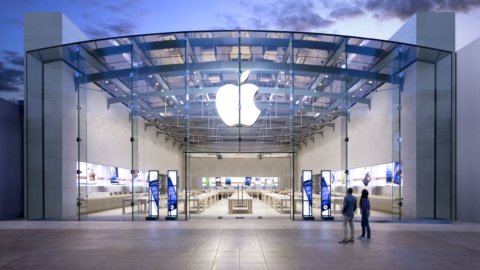Apple frena le Borse. Spagna più ricca dell’Italia