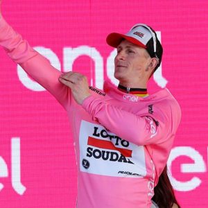 Giro：Greipel 赢得舞台和粉红色球衣