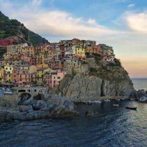 Cinque Terre a numero chiuso, presto anche a Firenze e Venezia?