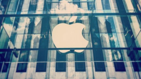 Apple trascina al record Wall Street e la new economy, Cina e India al top
