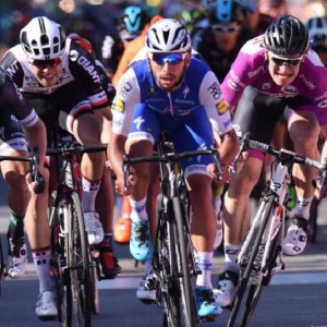 Giro: Gaviria melakukan encore, Jungels dalam warna pink