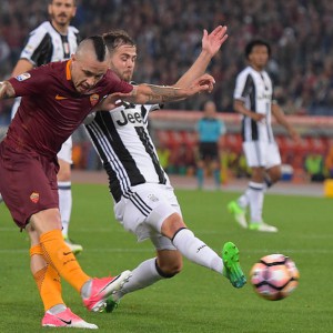 Roma, Juve ve Napoli'nin partisini mahvetti