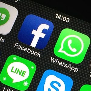 Facebook e União Europeia para WhatsApp