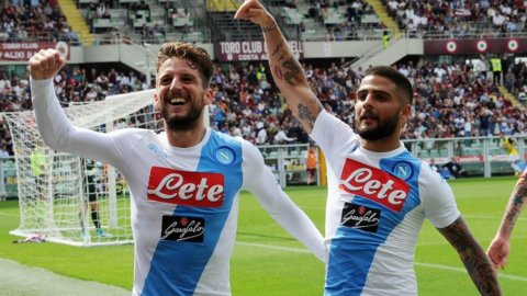 Il Napoli vince e torna a +3 sulla Juve