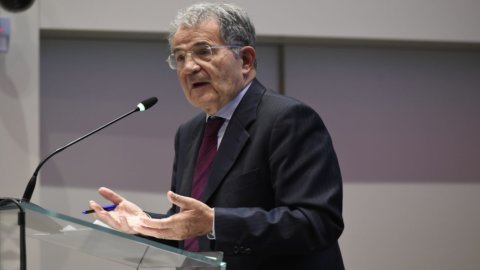 Prodi: “Crescimento sim, mas sem desigualdades: a mudança é possível”