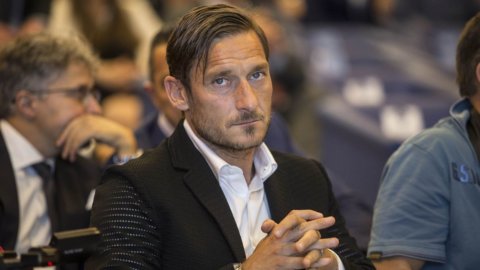 Totti Spa: ville, affari (e debiti) del Capitano