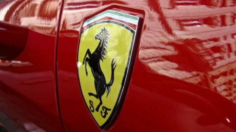 Ferrari da record: ogni azione vale 100 euro