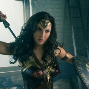 تحارب Wonder Woman الشر وتهدف إلى كسر شباك التذاكر