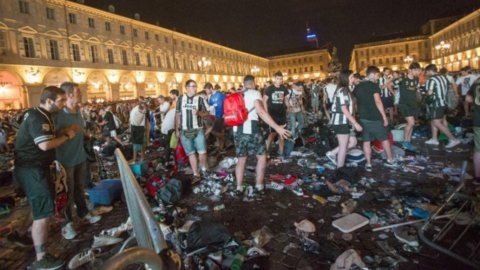 Turin, panique dans les rues : plus de 1.500 XNUMX blessés