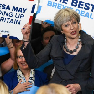 Elezioni UK: May vince ma non ha più la maggioranza