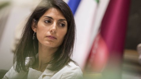 Raggi, a demandé l'inculpation pour faux