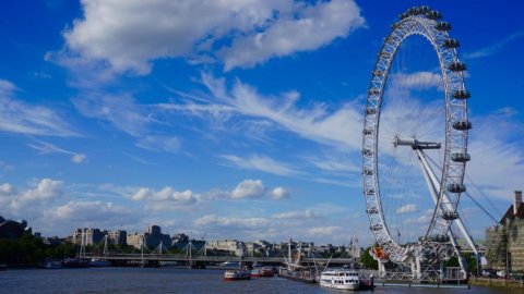 Tabungan, di London berapa banyak peluang di bursa saham