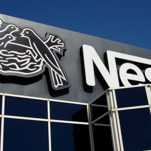 Nestlè: lovit mare de Third Point, presiune asupra L'Oréal