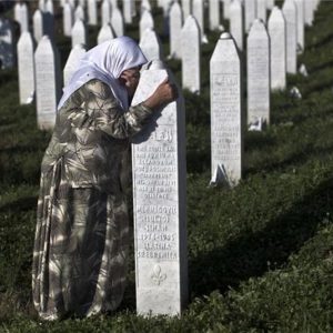 Srebrenica ve Lahey Mahkemesi Hollanda'yı kınadı