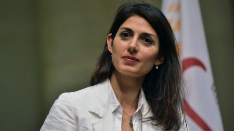 Roma: Raggi falhou, mas ninguém tem um plano para a capital