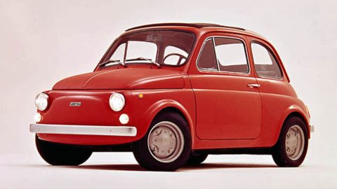 La Fiat 500 fête ses 60 ans et entre au Moma