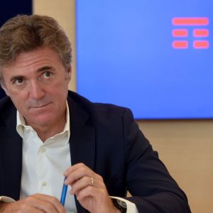 Telecom Italia, scintille in Borsa: Vivendi vuole Genish nel ruolo di Dg