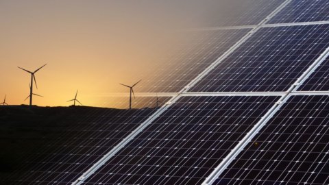 Energie rinnovabili, crescono i finanziamenti alla green economy