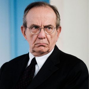 Padoan: „Bănci, ce e mai rău a trecut”