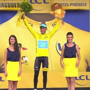 سباق فرنسا للدراجات: Aru yellow jersey