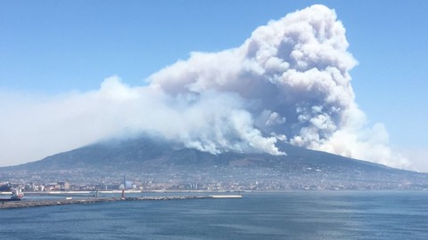 Allarme incendi: in campo l’esercito