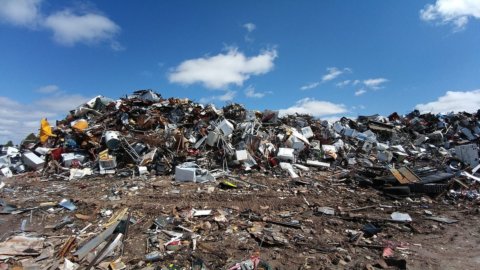 Illegal landfills, Italy pays fewer fines to the EU