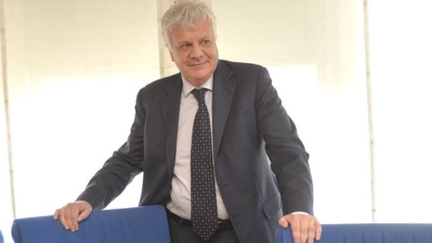 Il ministro dell’Ambiente Galletti: “Incendi, mare, clima: indietro non si torna”
