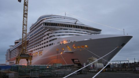 Saint Nazaire: France nationalizes shipyards. Fincantieri down on the Stock Exchange