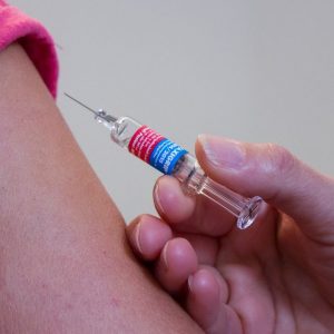 Vaccini, Veneto menangguhkan moratorium