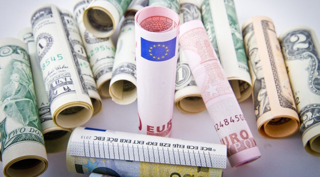 soldi in euro e dollari