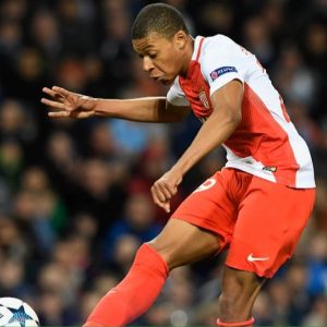 Futebol louco: PSG, 180 milhões para Mbappé