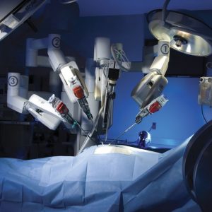 Robot in cardiochirurgia ma non nei conti correnti bancari: le sorprese di un report di HSBC